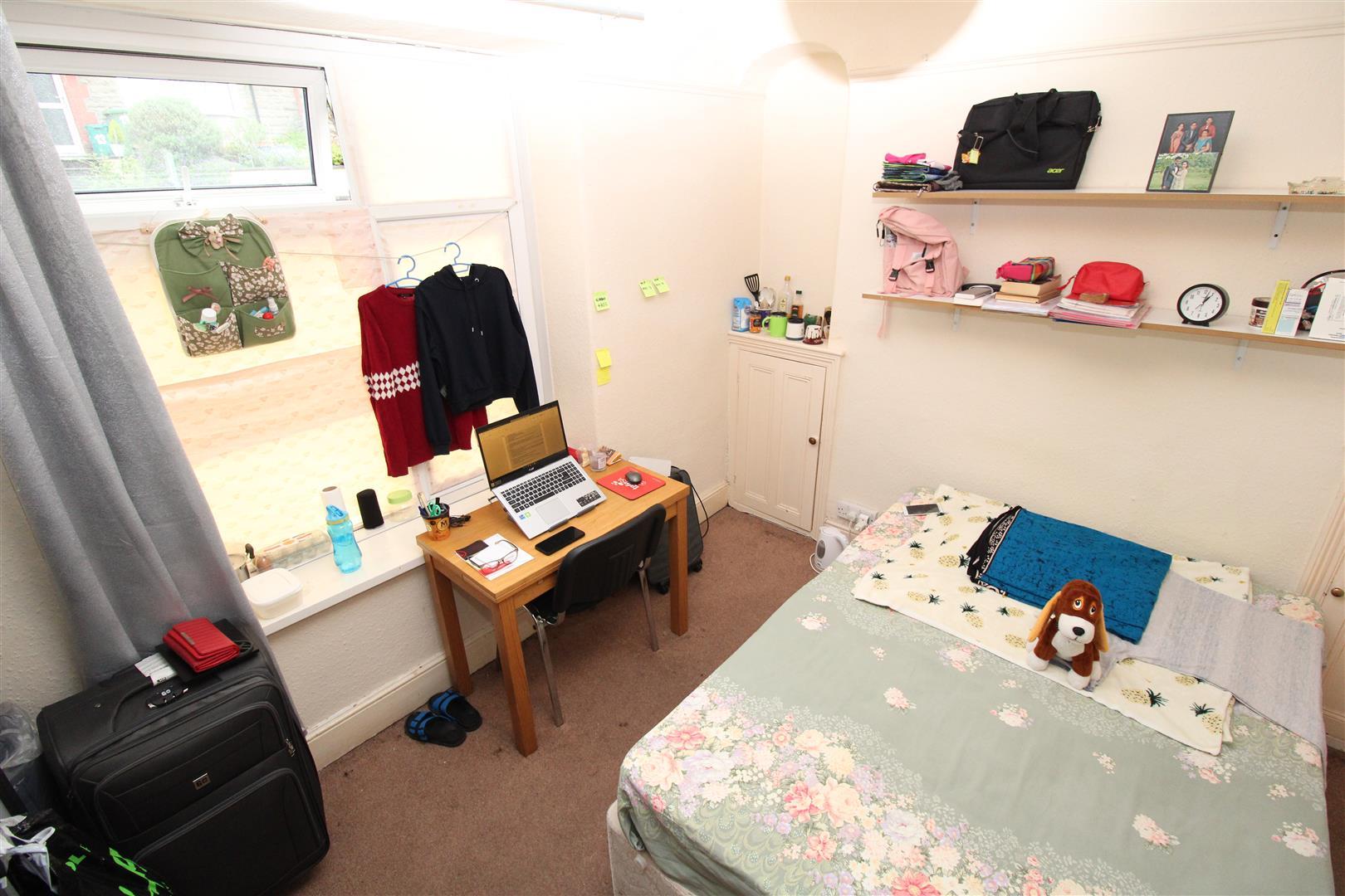 Flat Upper Alma Terrace in Pontypridd