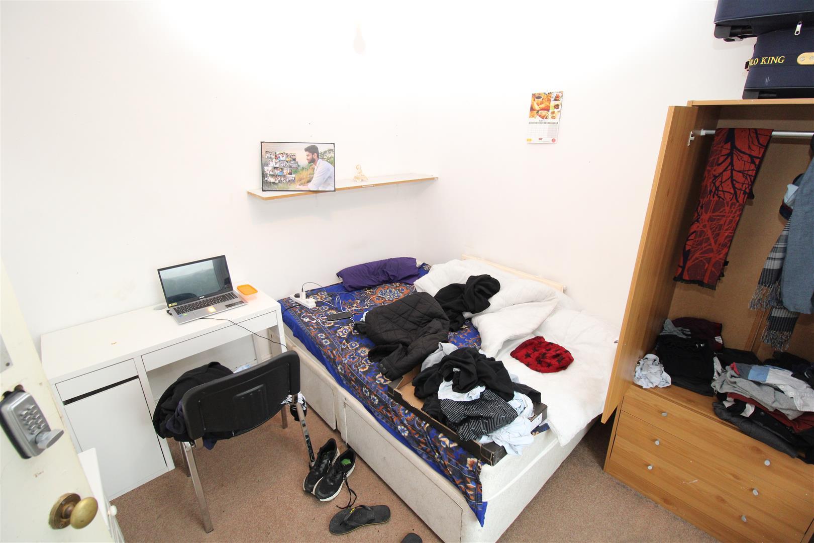 Flat Upper Alma Terrace in Pontypridd