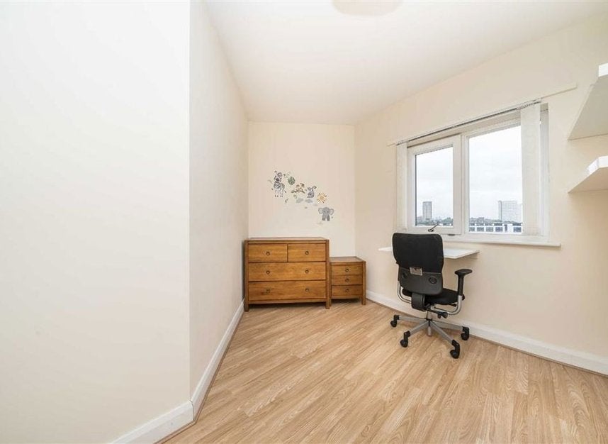 Flat Silwood Street in Greater London