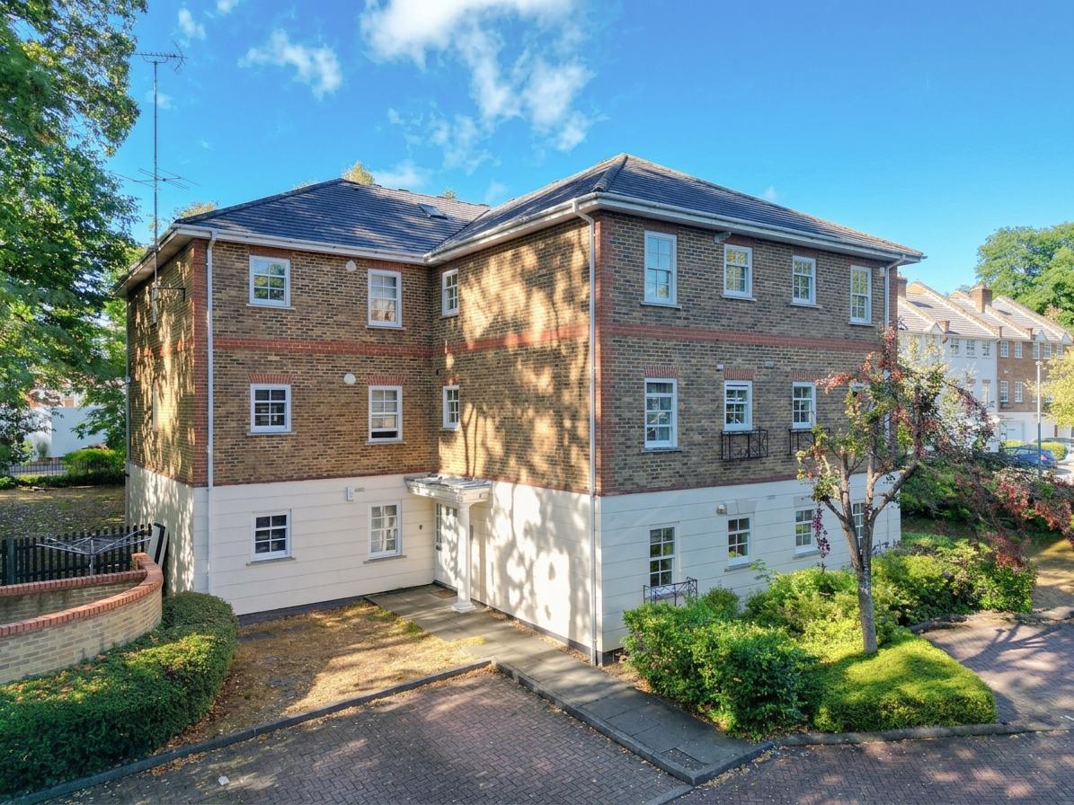 Flat Townside Place in Surrey Heath