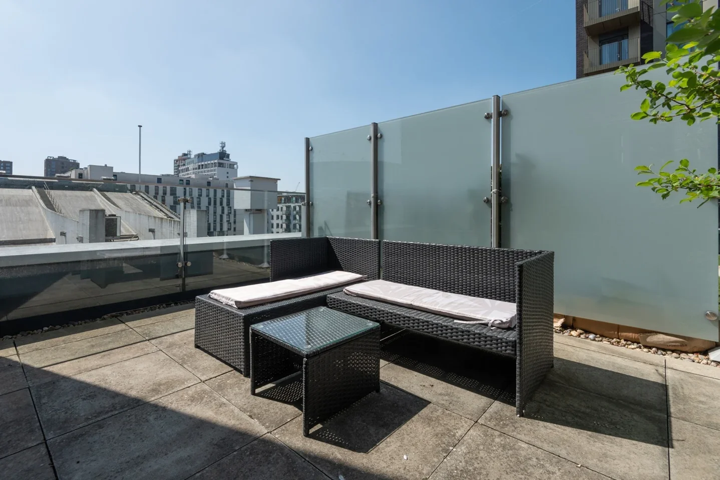 Flat Exhibition Way in Greater London