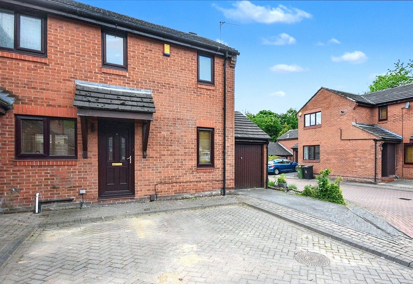 House High Bank Close in Leeds