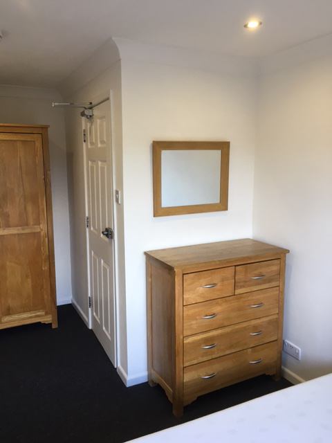 Room Beamish Road in Poole