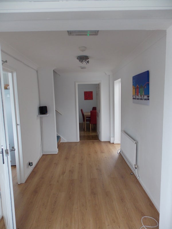 Room Beamish Road in Poole