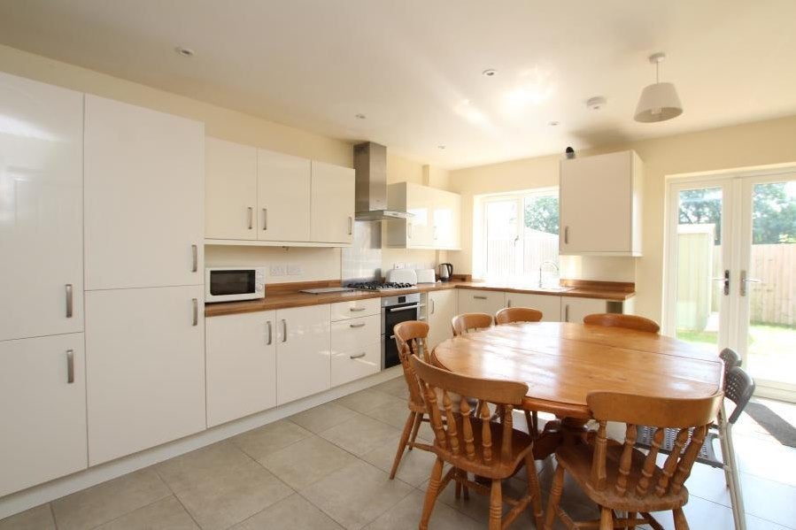 House Foxglove Close in Bristol
