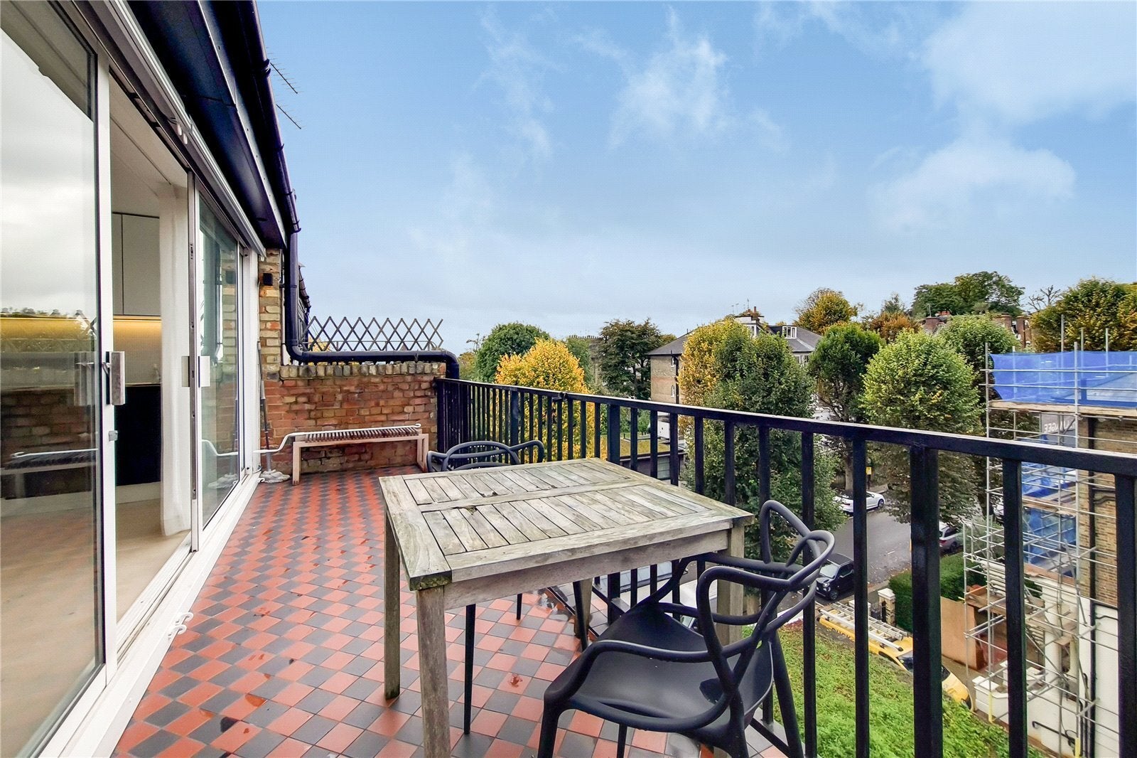 Flat Rosslyn Hill in Greater London