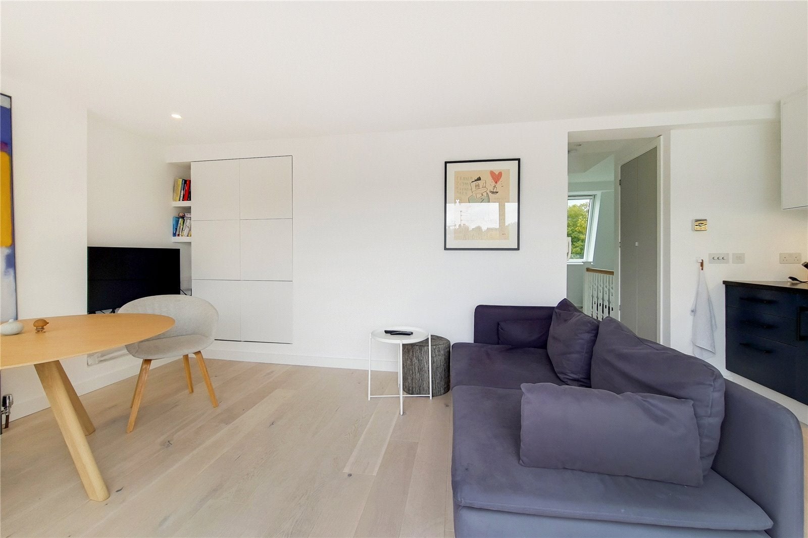 Flat Rosslyn Hill in Greater London