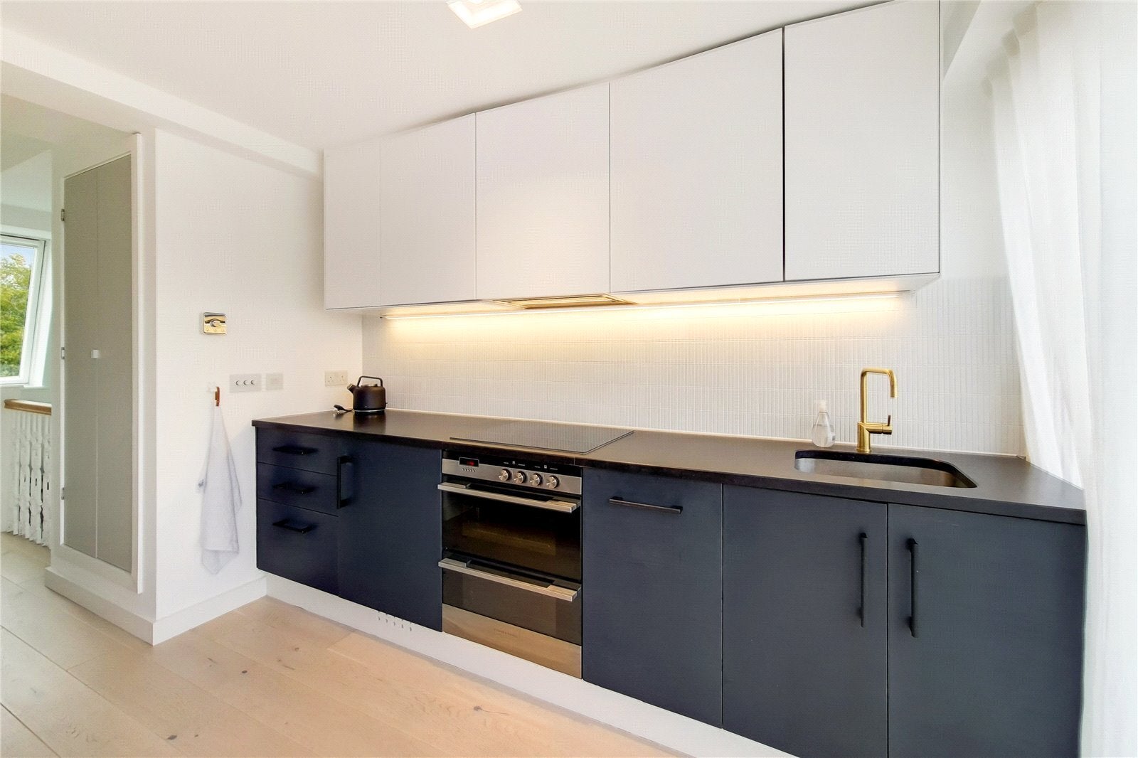 Flat Rosslyn Hill in Greater London