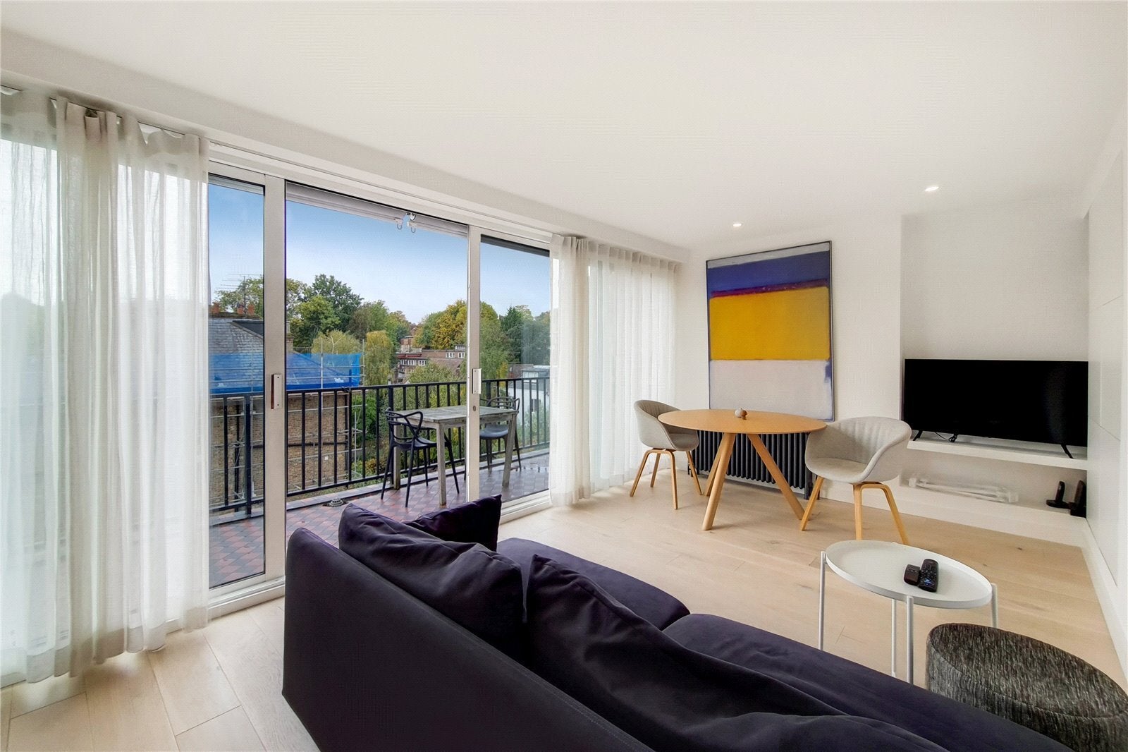 Flat Rosslyn Hill in Greater London