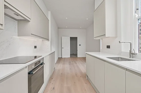 Flat Cambridge Road in Greater London