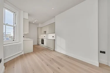 Flat Cambridge Road in Greater London