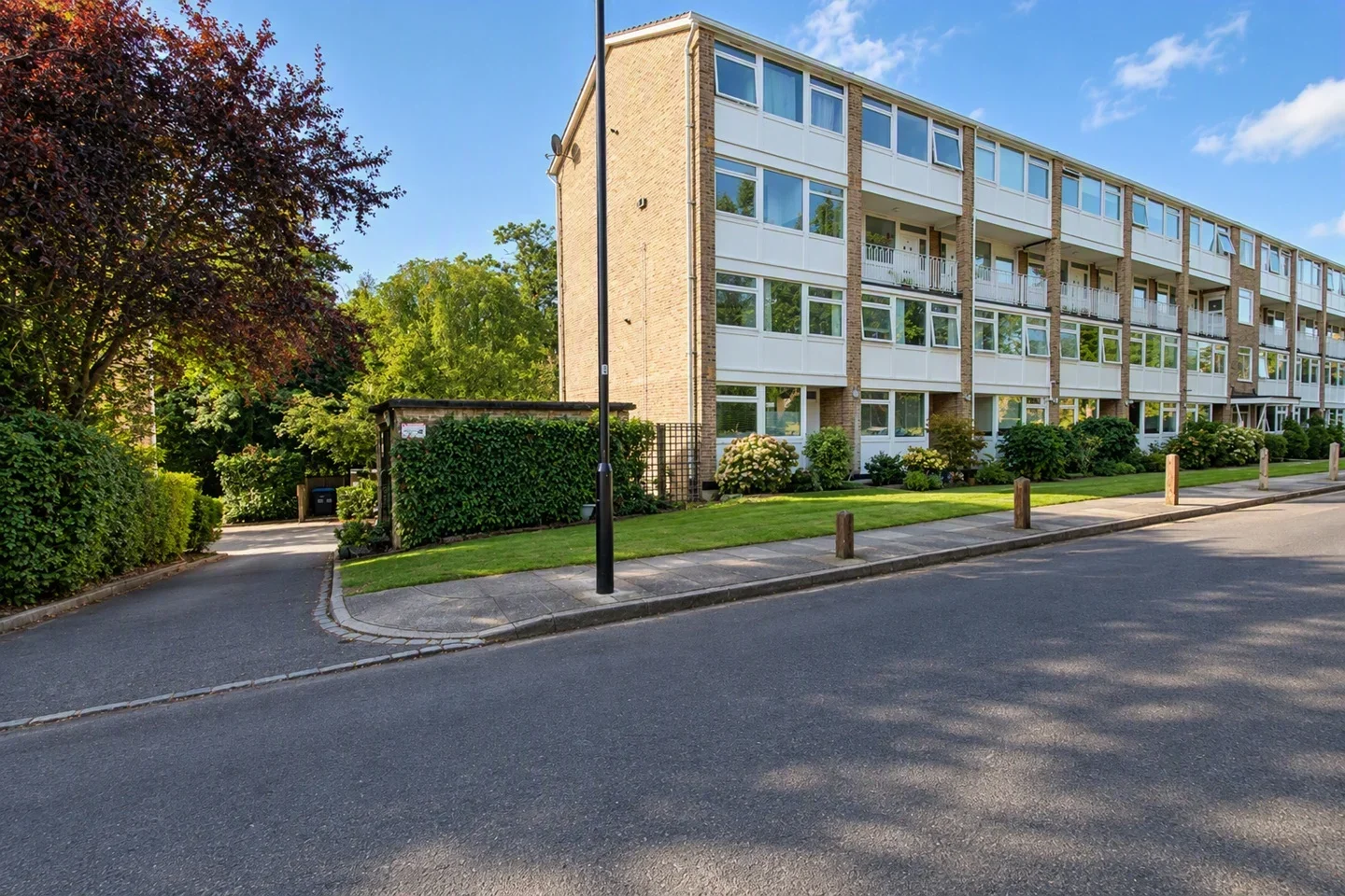 Flat Tarnwood Park in Greater London