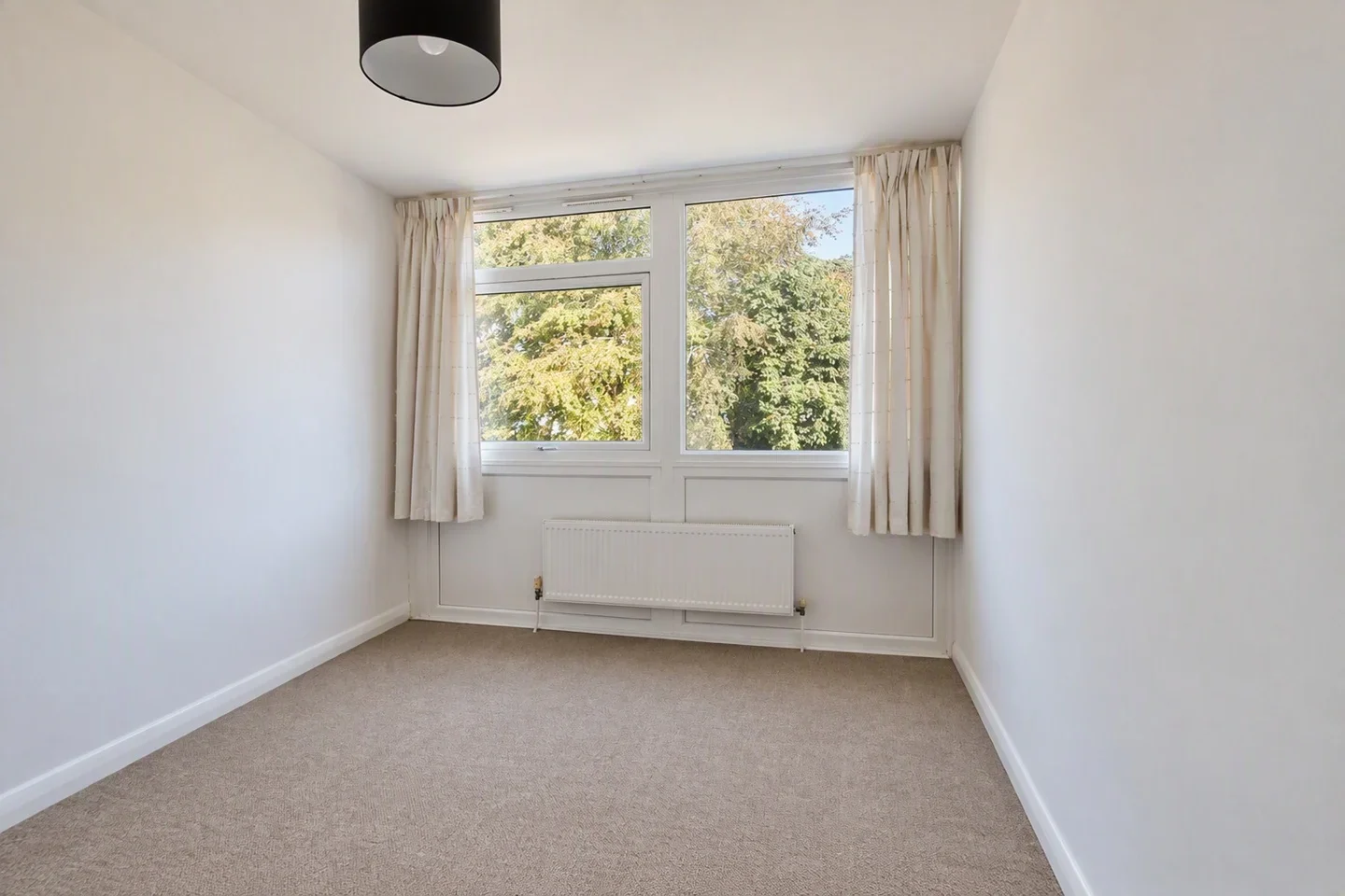 Flat Tarnwood Park in Greater London