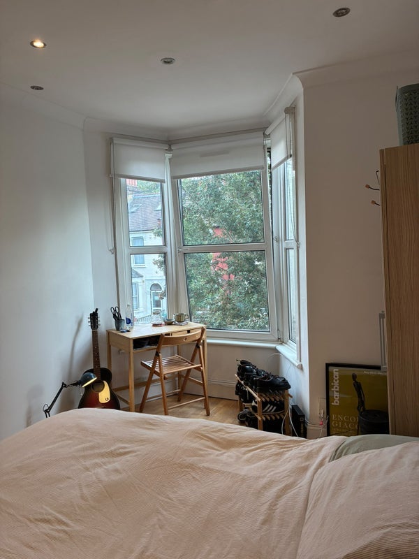 Flat Roslyn Road in Greater London