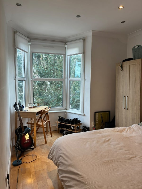 Flat Roslyn Road in Greater London