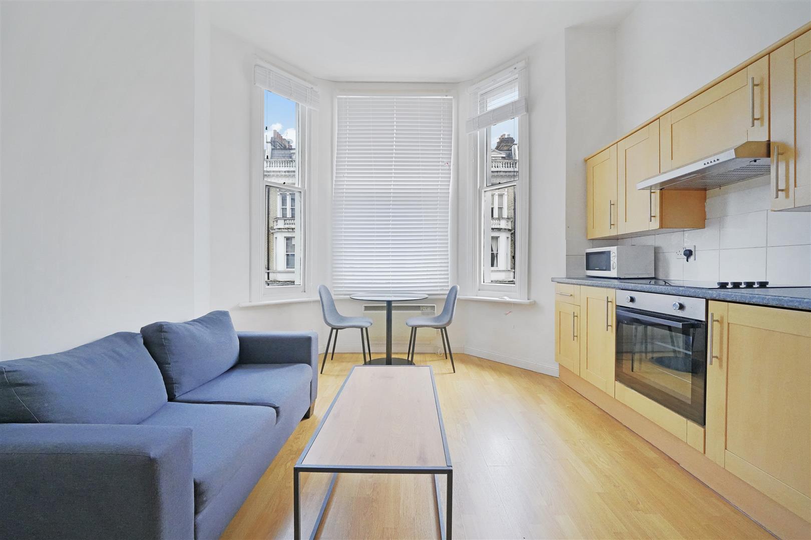 Flat Castletown Road in Greater London