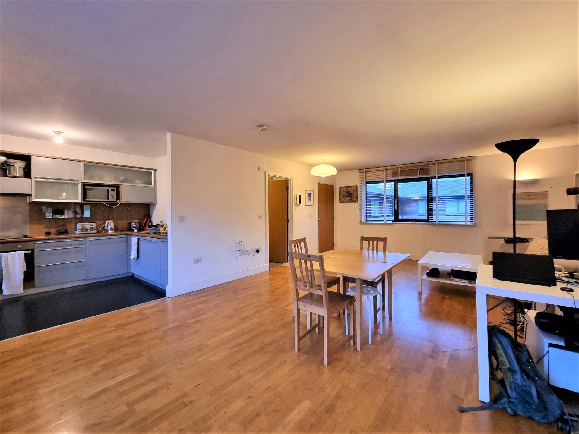 Flat Kingsland Road in Greater London