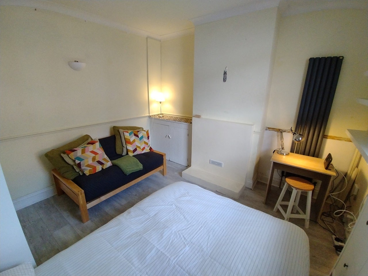 Room High Street in Dartford