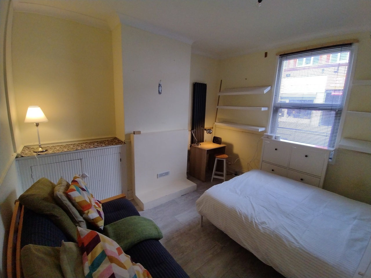 Room High Street in Dartford