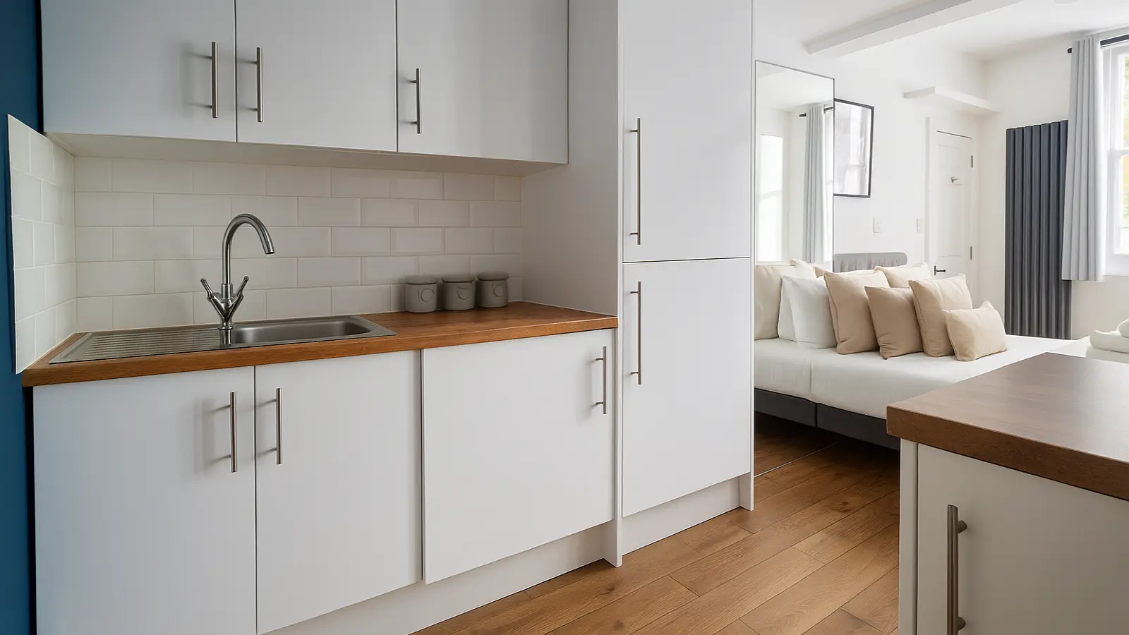 Flat Greyhound Road in Greater London
