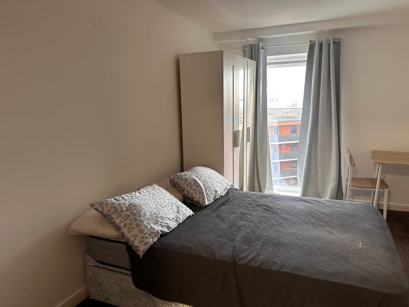 Room Blackfriars Road in Salford