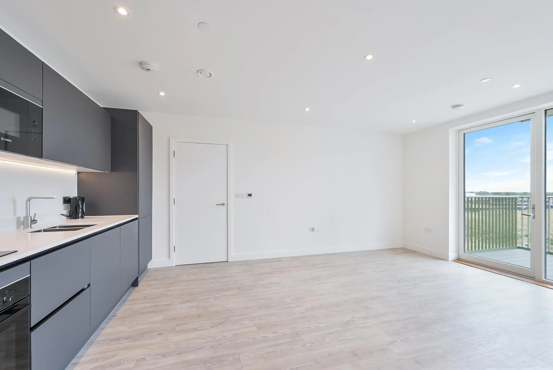 Flat Chequers Lane in Greater London