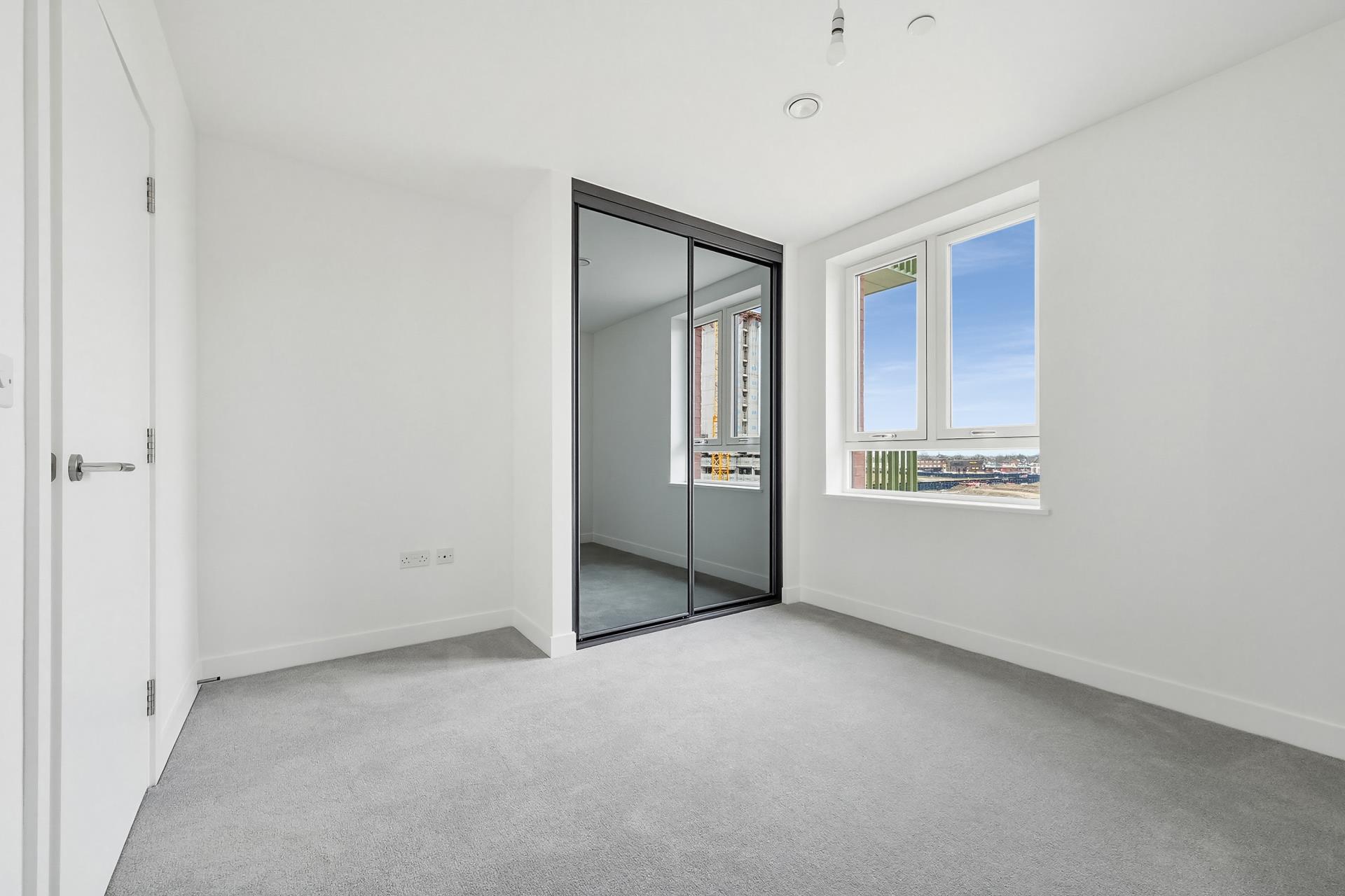 Flat Chequers Lane in Greater London