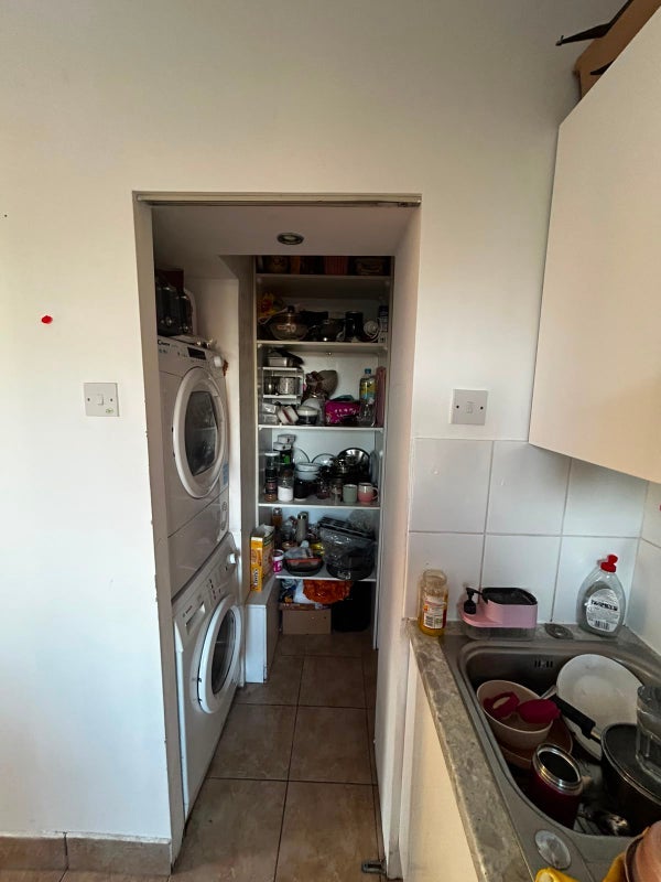 Room Cropley Street in Greater London