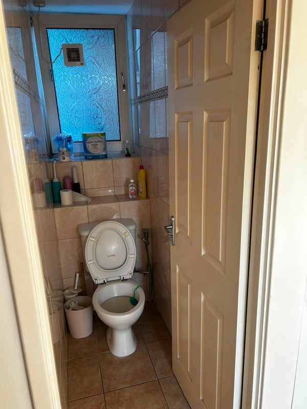 Room Cropley Street in Greater London