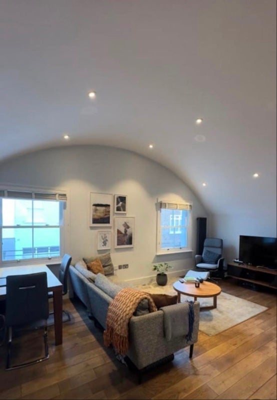 Room Radnor Mews in City of Westminster