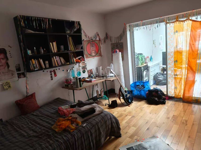 Room Merriman Road in Greater London