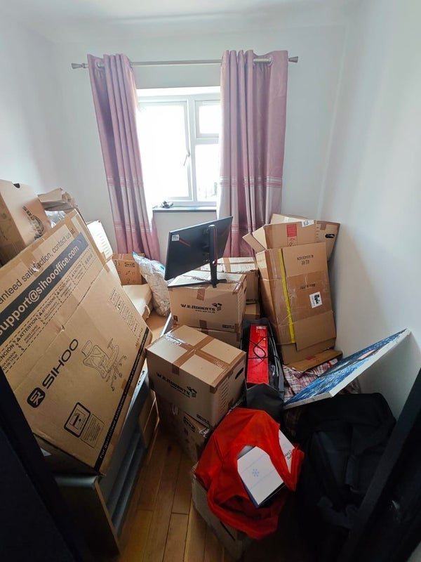 Room Merriman Road in Greater London