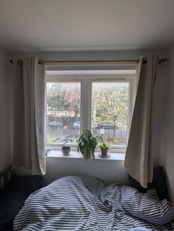 Flat Russia Lane in Greater London