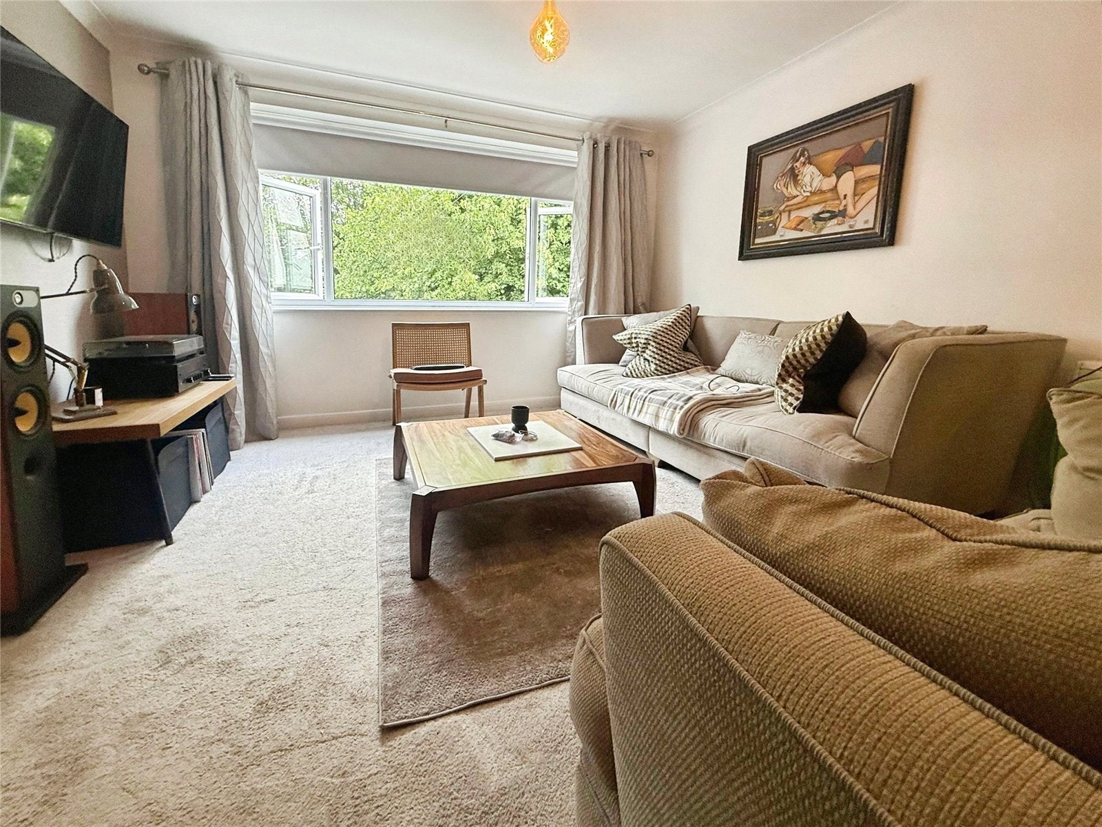 Flat Stoughton Road in Leicester