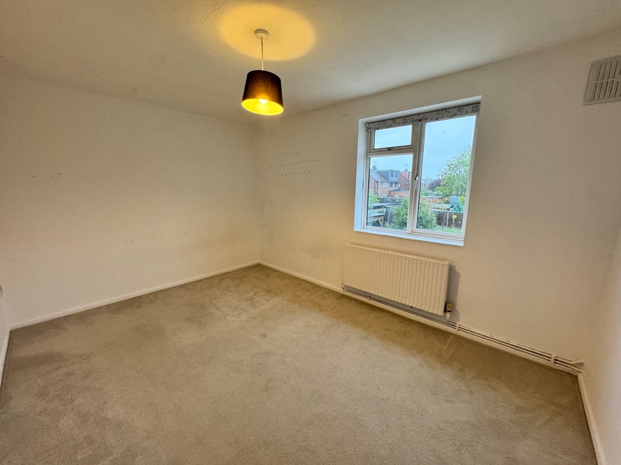 Flat Edward Road in Greater London