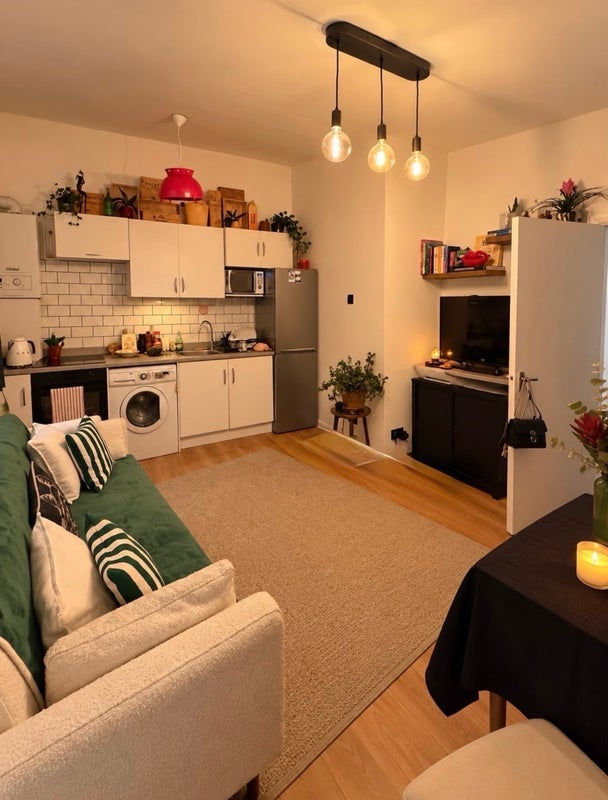 Room Wix's Lane in Greater London
