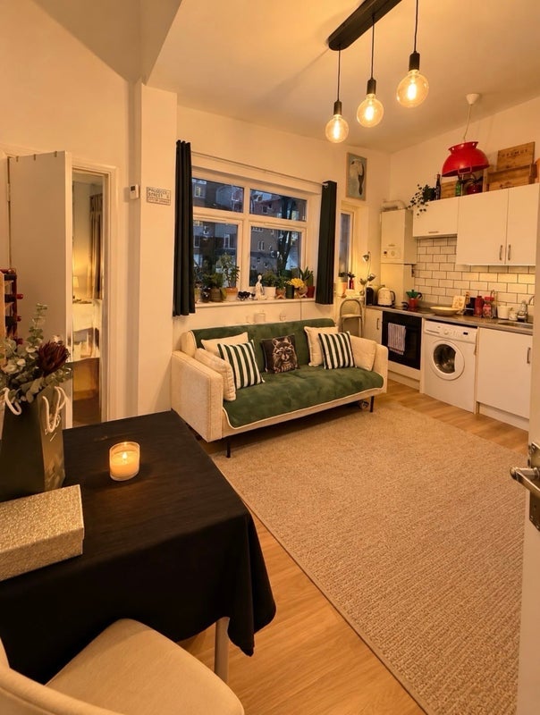 Room Wix's Lane in Greater London
