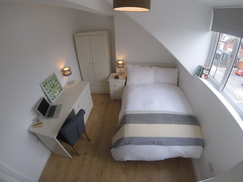 Room Abbeydale Road in Sheffield