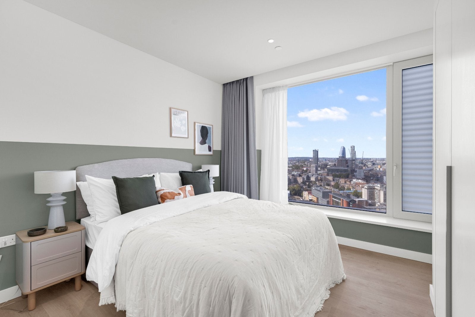 Flat Elephant and Castle in Greater London