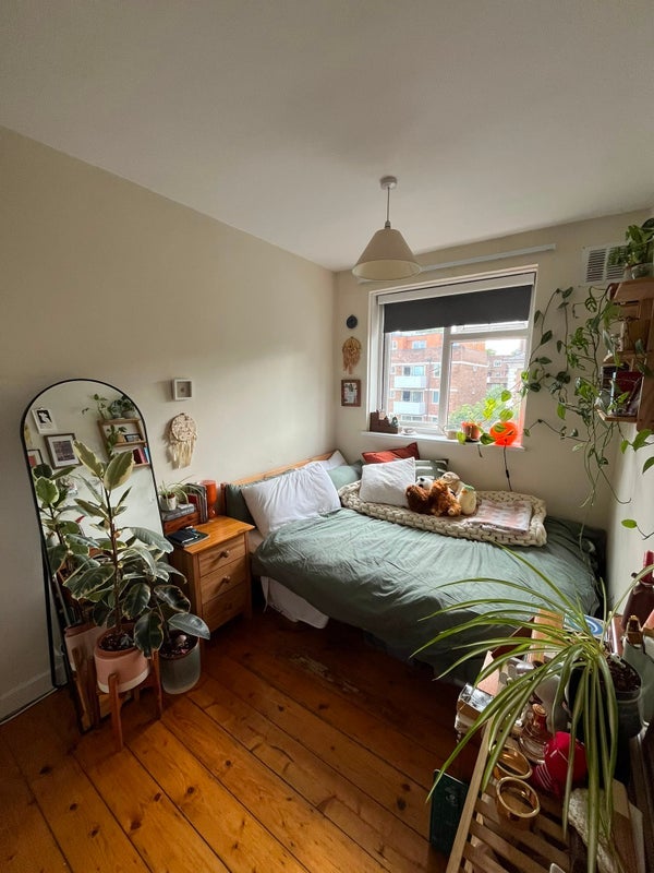 Room Statham Grove in Greater London