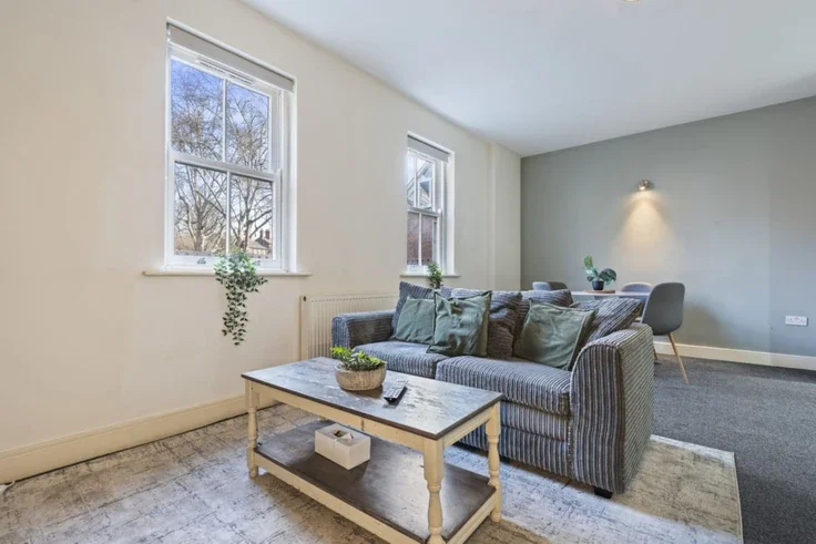 Flat Cavendish Court in Derby