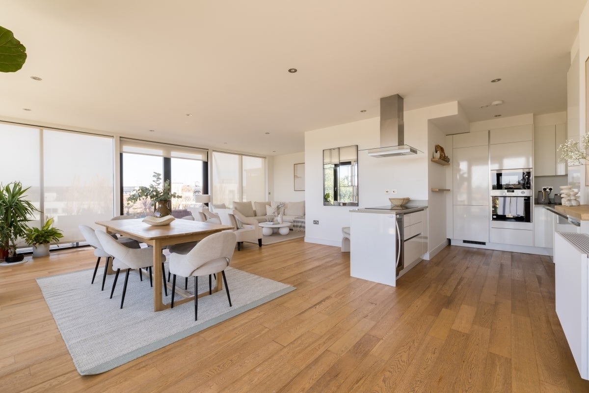 Flat Elgin Avenue in City of Westminster