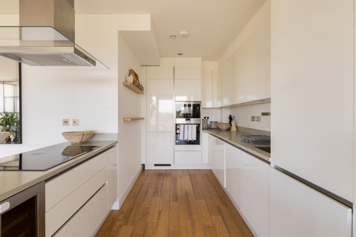 Flat Elgin Avenue in City of Westminster