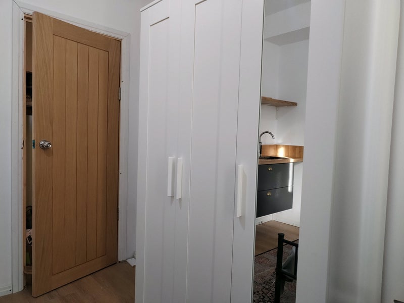 Flat Harrison's Rise in Greater London