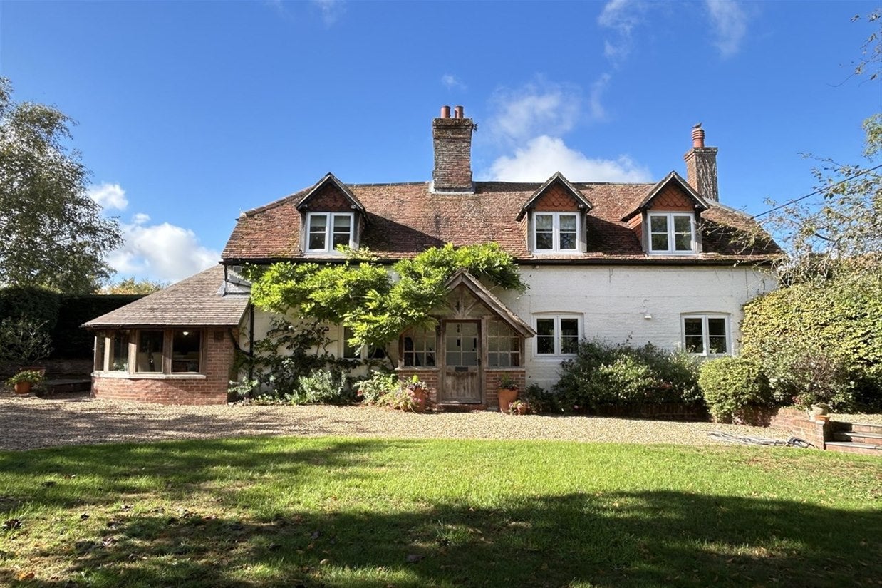 House Trenchards Lane in Basingstoke and Deane