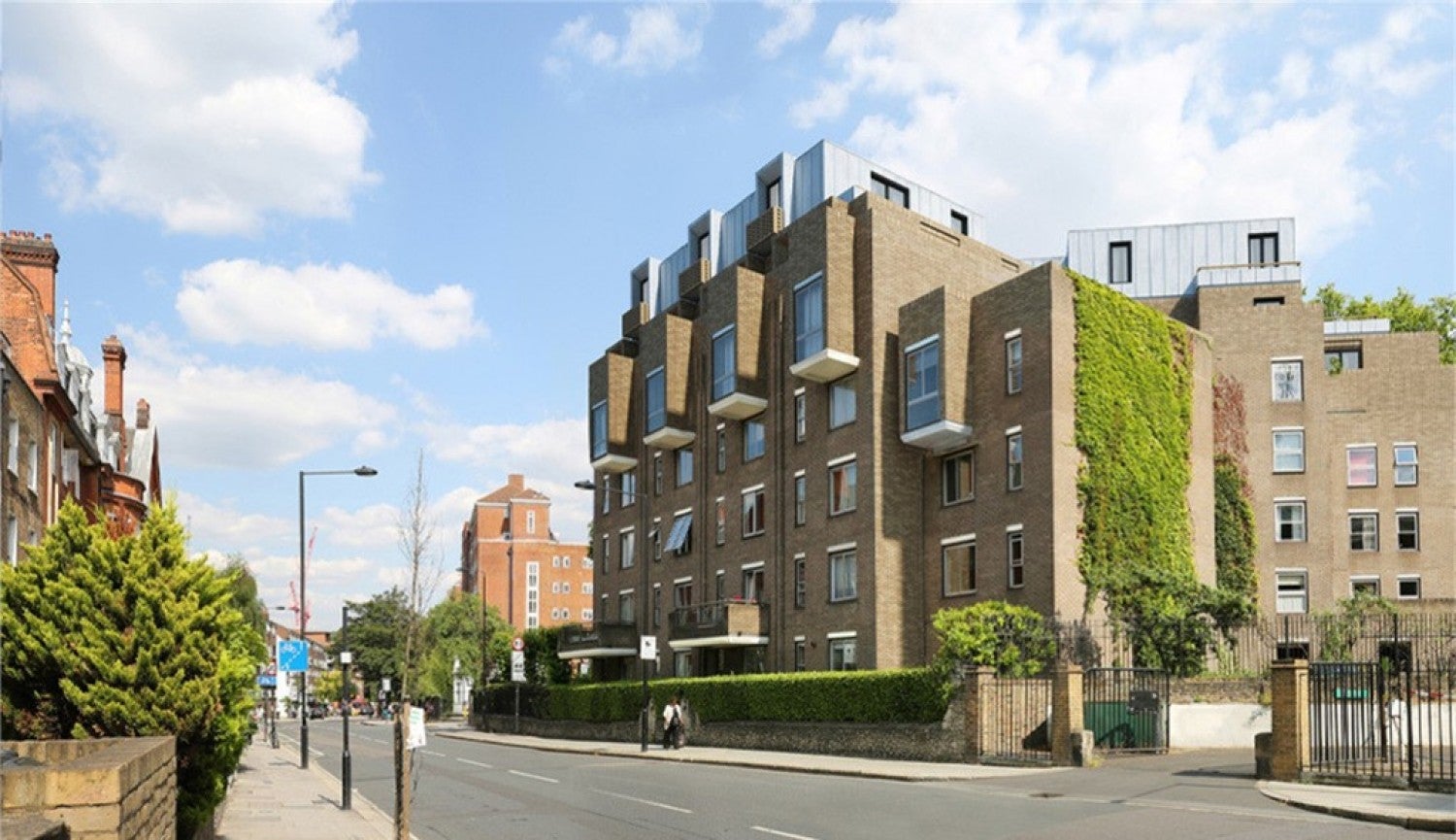 Flat Crowndale Road in Greater London
