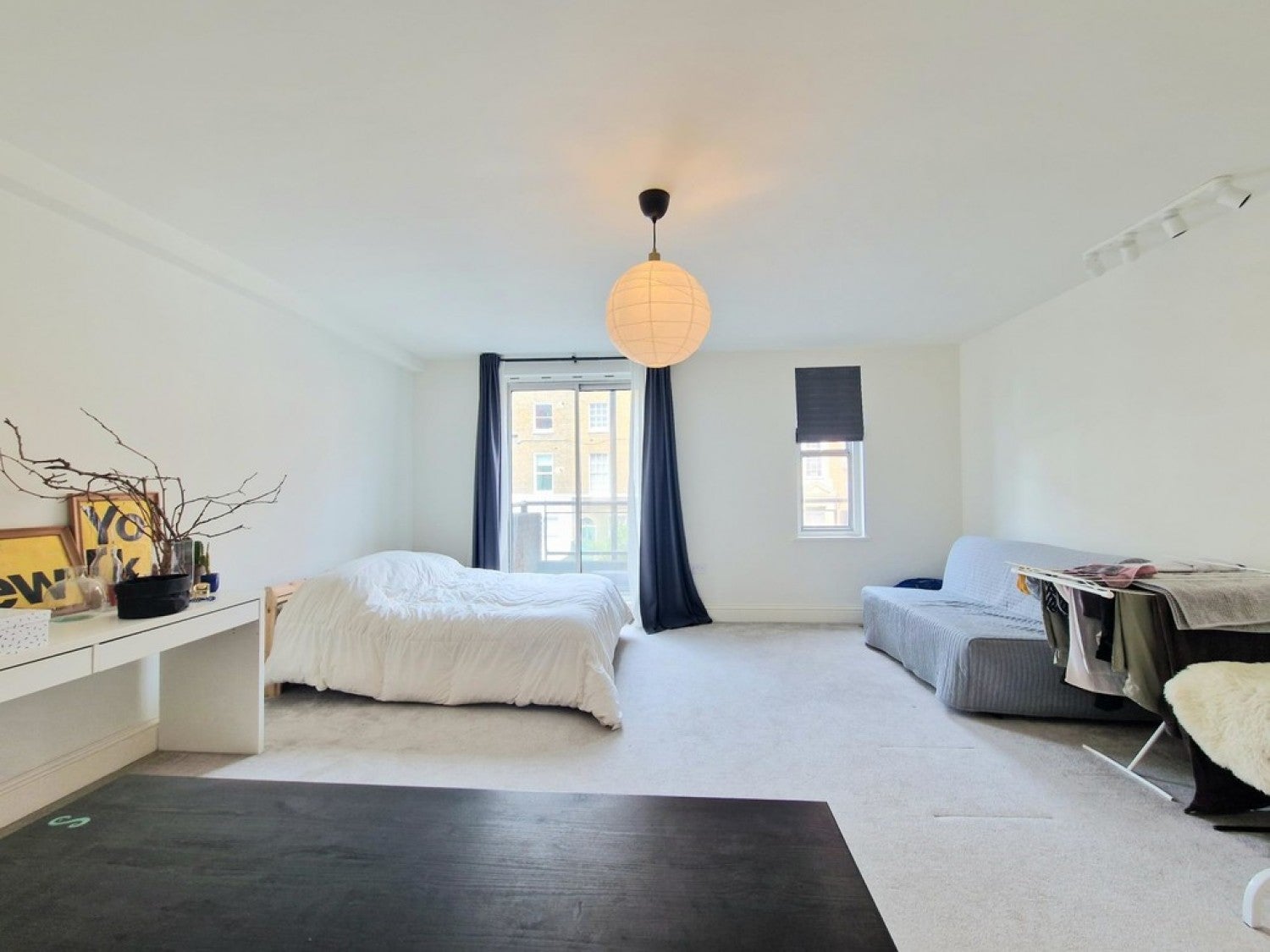 Flat Crowndale Road in Greater London