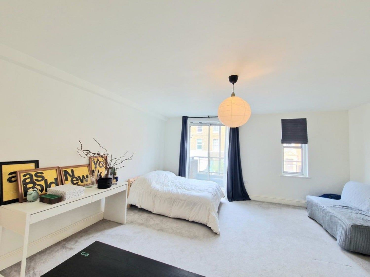 Flat Crowndale Road in Greater London