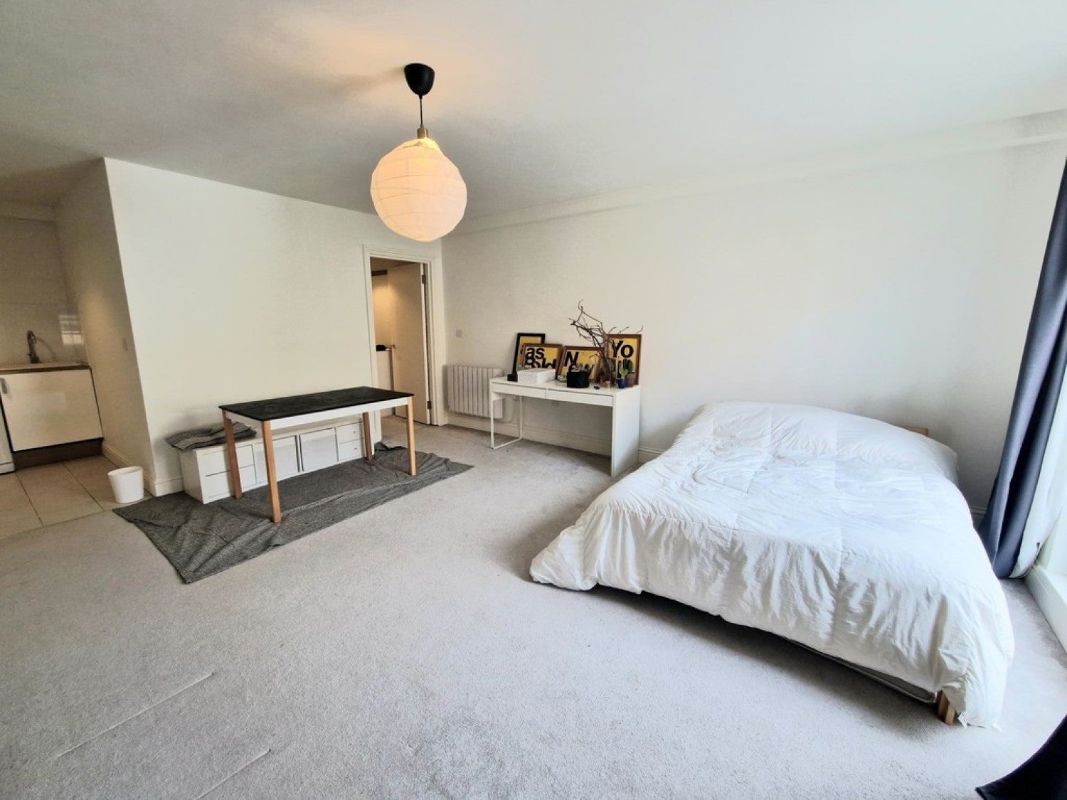 Flat Crowndale Road in Greater London