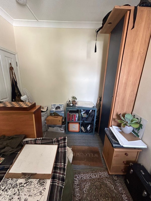 Room Inverness Place in Cardiff